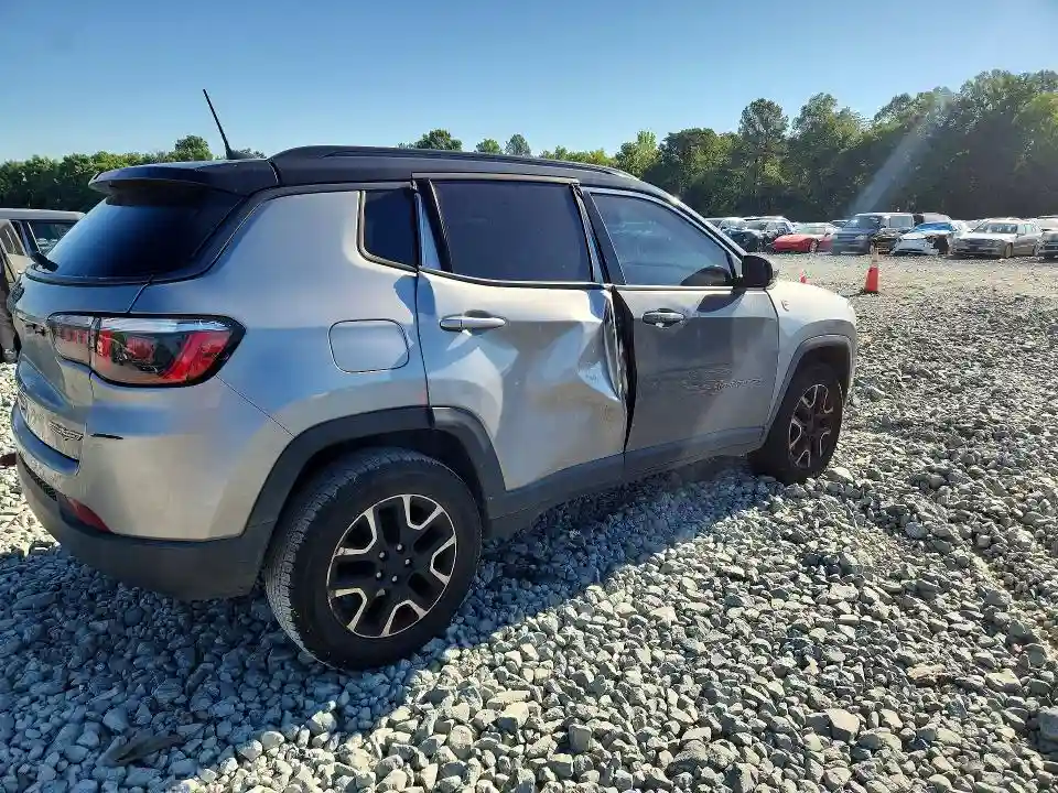 3C4NJDDB9LT221397 2020 JEEP COMPASS-2