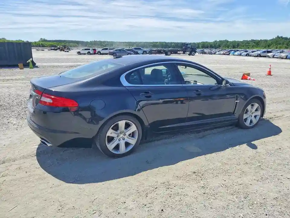 SAJWA0FB8BLR87188 2011 JAGUAR XF-2