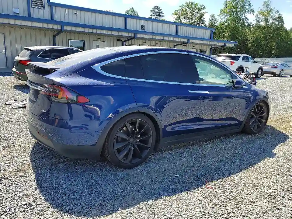 5YJXCBE27JF136057 2018 TESLA MODEL X-2
