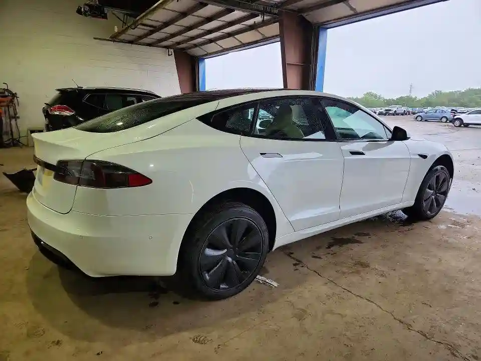 5YJSA1E54MF443761 2021 TESLA MODEL S-2