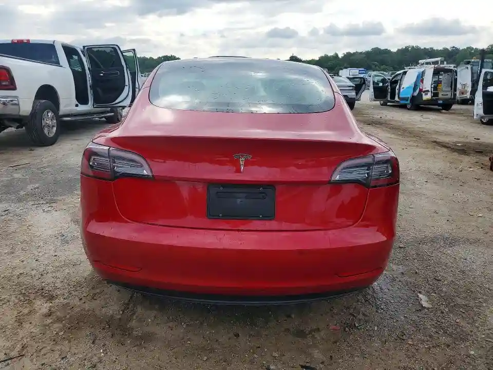 5YJ3E1EA8NF372572 2022 TESLA MODEL 3-5