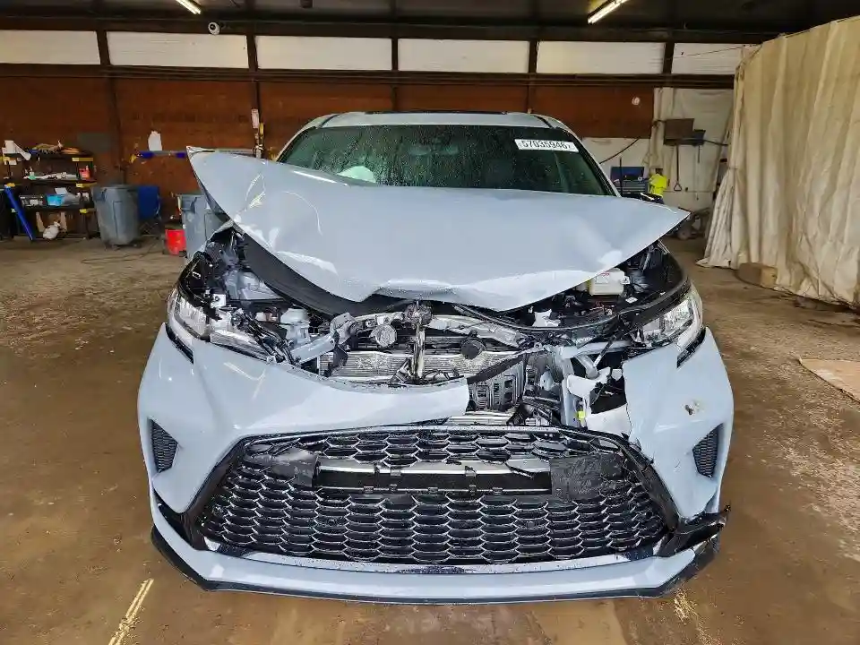 5TDDSKFC3SS169261 2025 TOYOTA SIENNA-4