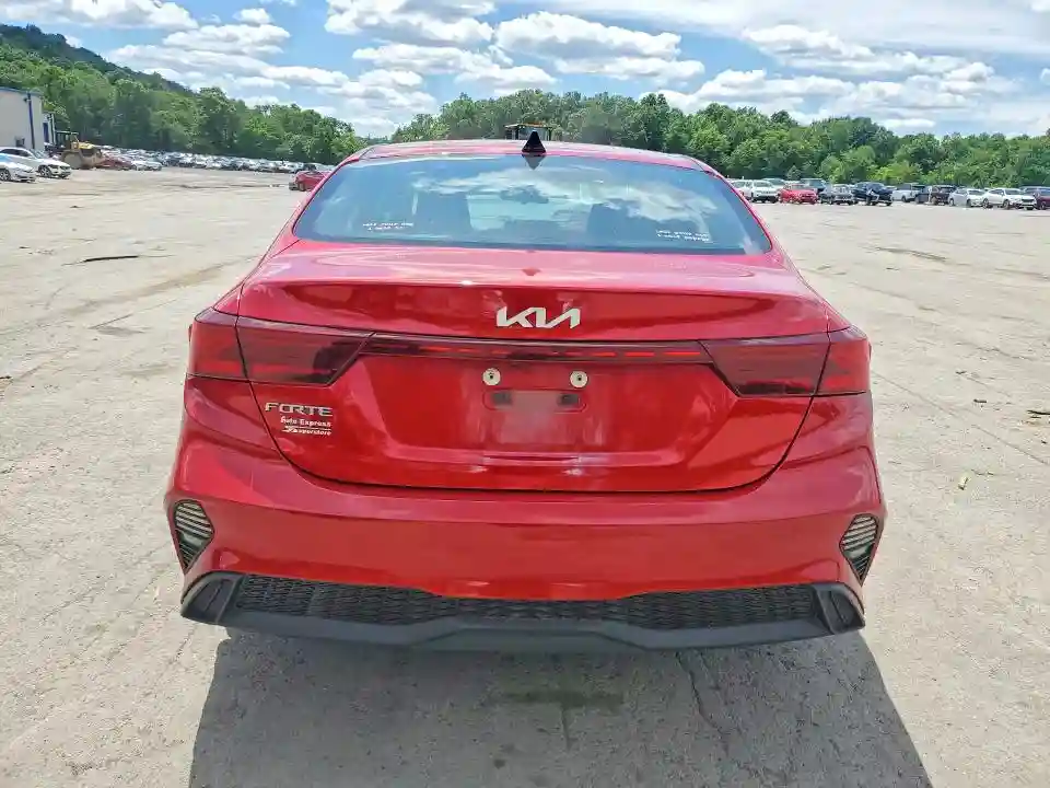 3KPF24AD7NE496040 2022 KIA FORTE LXS-5