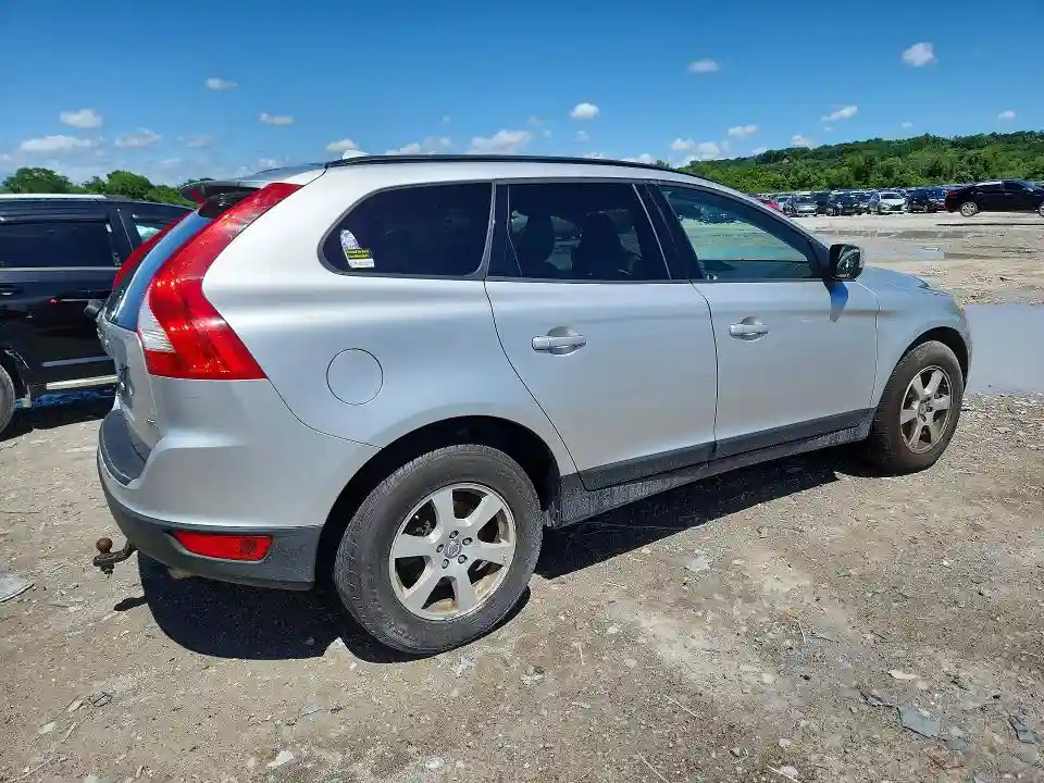 YV4982DLXA2066526 2010 VOLVO XC60-2