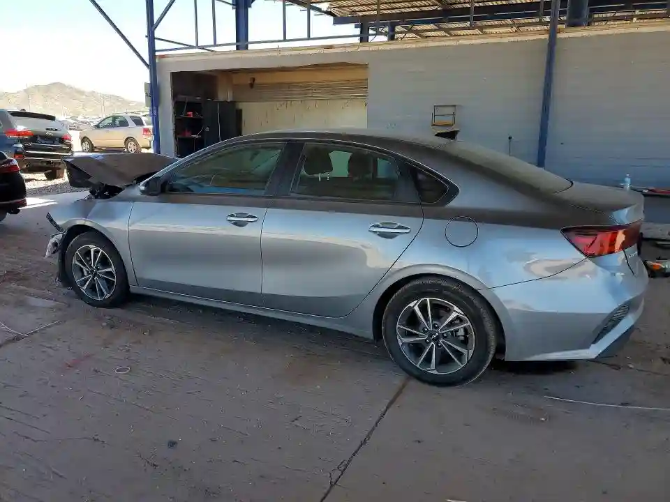 3KPF24AD2RE723334 2024 KIA FORTE LXS-1