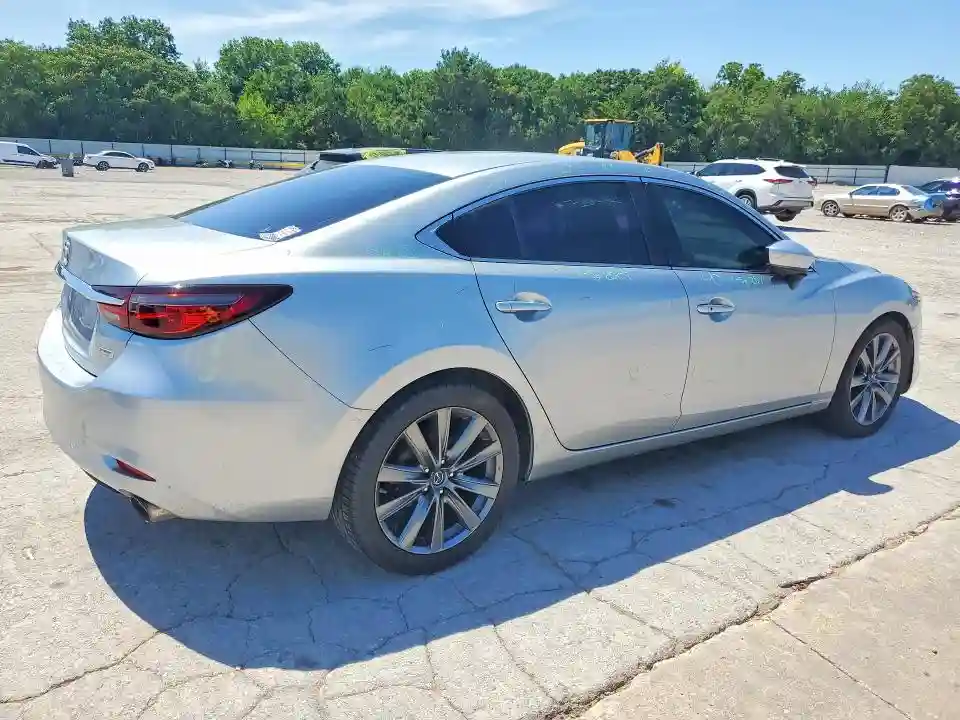 JM1GL1VM3J1314308 2018 MAZDA 6-2