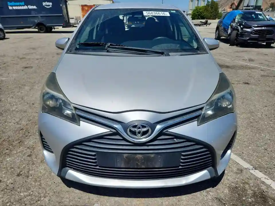 VNKKTUD31HA081471 2017 TOYOTA YARIS 5-DO-4