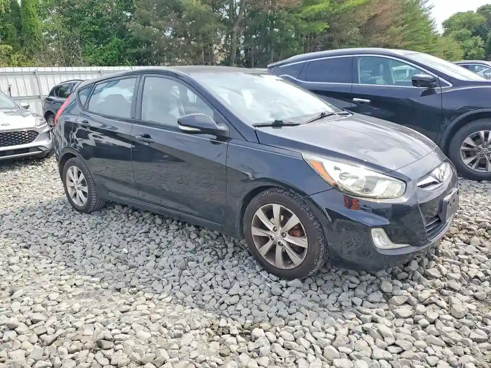 KMHCU5AE9DU119846 2013 HYUNDAI ACCENT-3