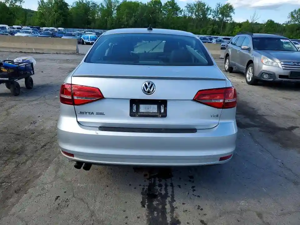 3VWLA7AJ0FM246608 2015 VOLKSWAGEN JETTA-5