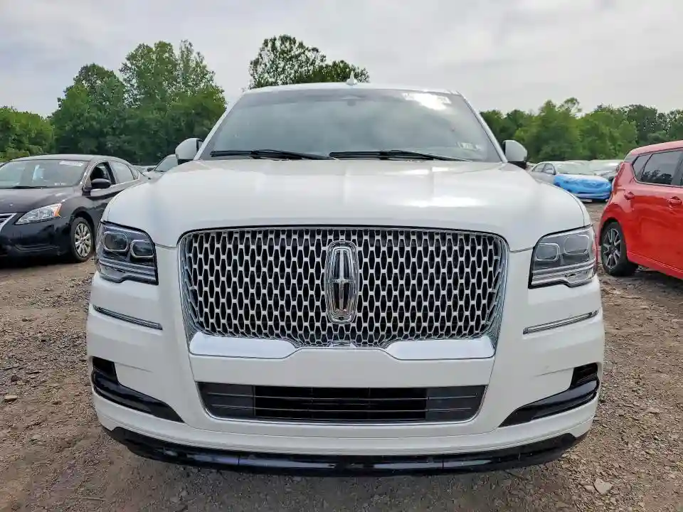 5LMJJ2LG7REL16557 2024 LINCOLN NAVIGATOR-4