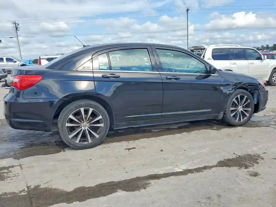 1C3CCBBBXEN127545 2014 CHRYSLER 200-2