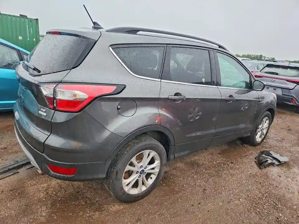 1FMCU0GD2JUB06630 2018 FORD ESCAPE-2