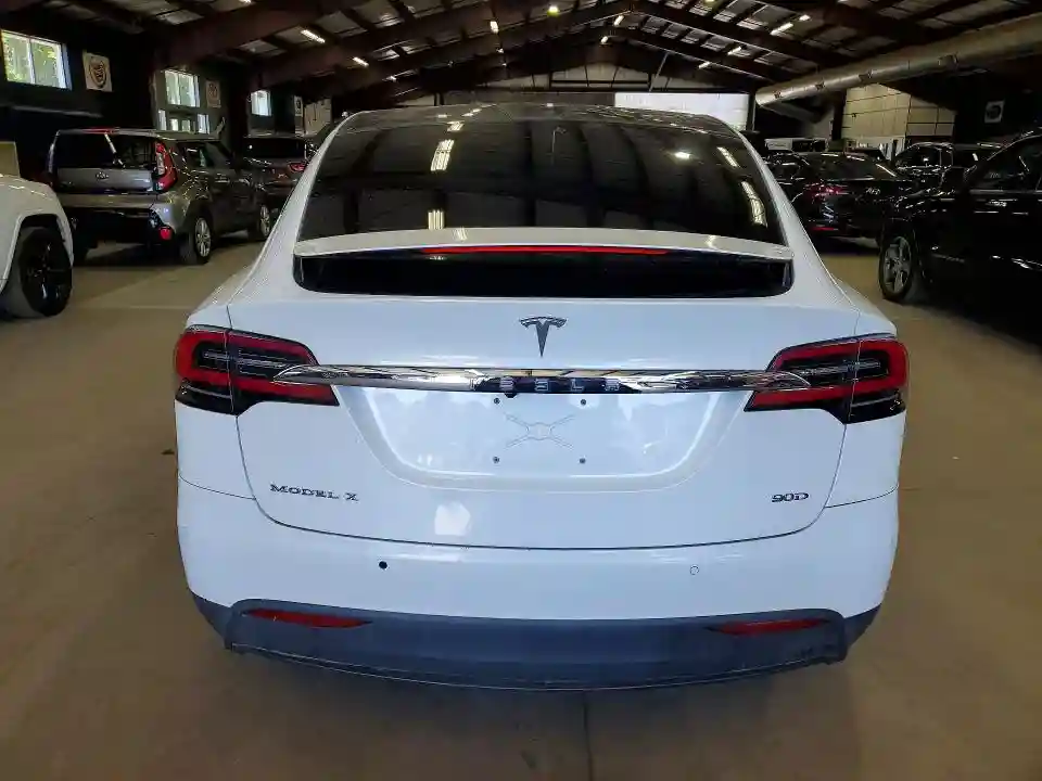 5YJXCBE2XGF027827 2016 TESLA MODEL X-5