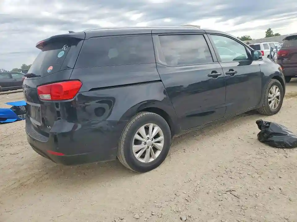 KNDMB5C11J6398637 2018 KIA SEDONA-2