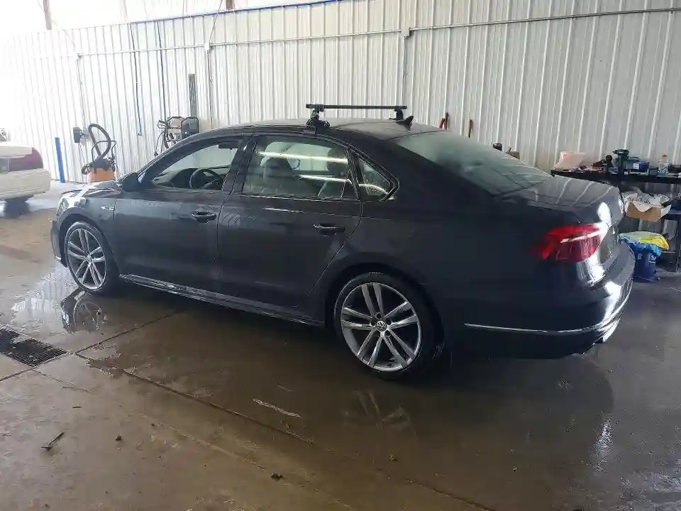 1VWAA7A39JC019534 2018 VOLKSWAGEN PASSAT-1