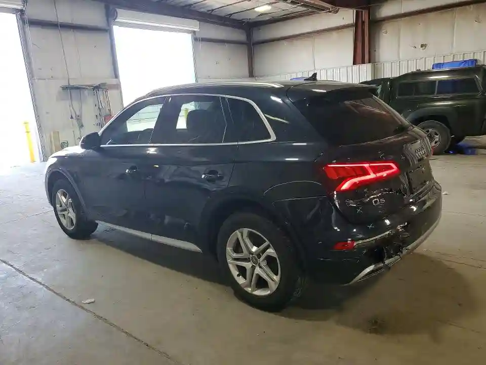 WA1BNAFY8J2200329 2018 AUDI Q5-1