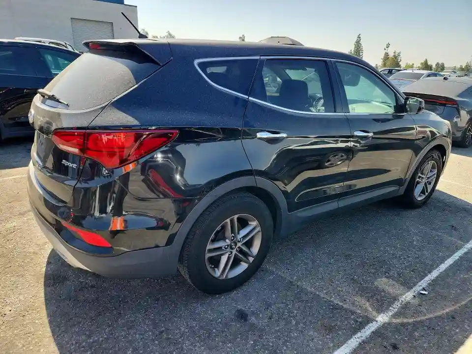 5XYZT3LB0JG569133 2018 HYUNDAI SANTA FE-2
