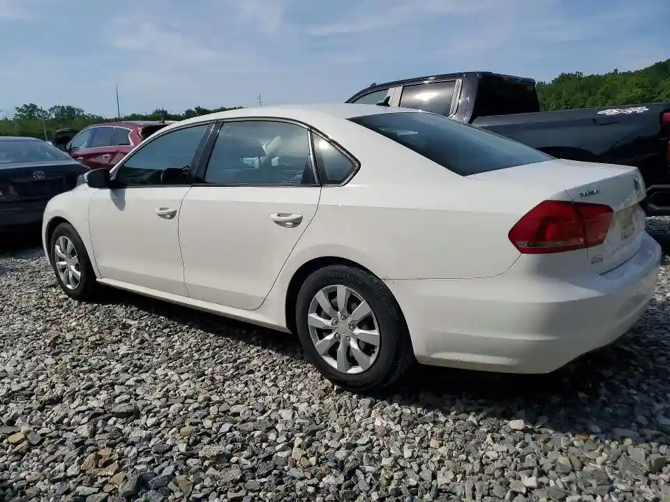 1VWAT7A3XFC075547 2015 VOLKSWAGEN PASSAT-1