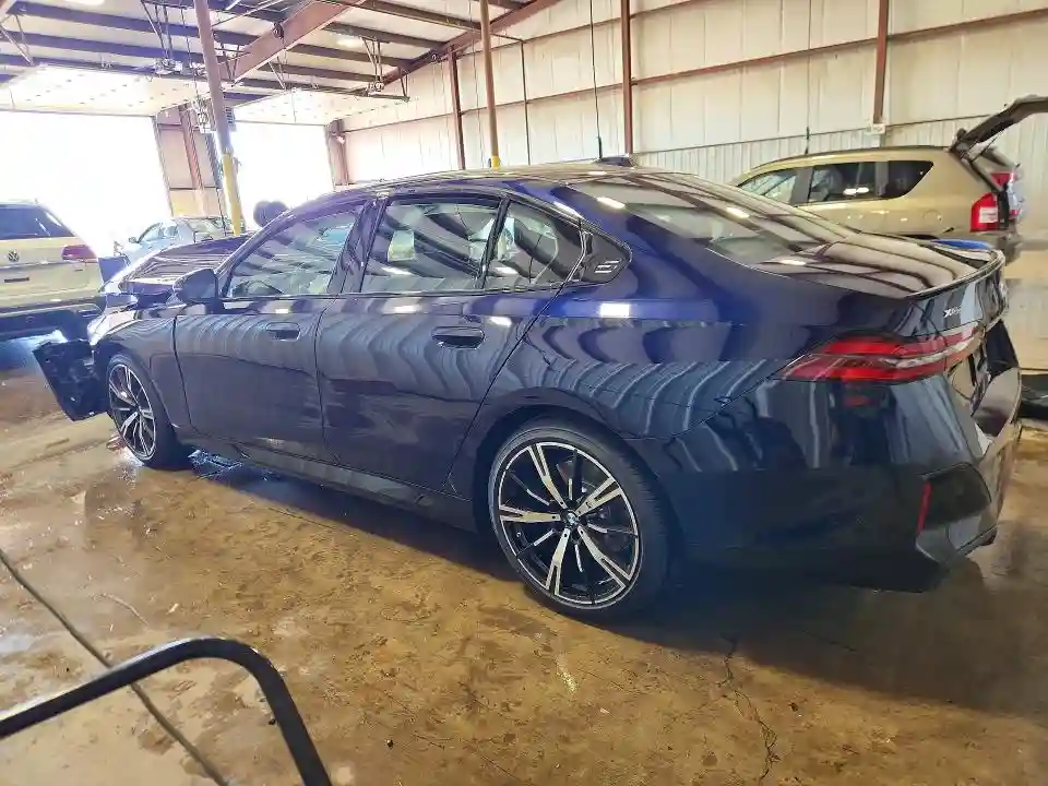 WBA63FJ09VCX85611 2027 BMW 5 SERIES-1
