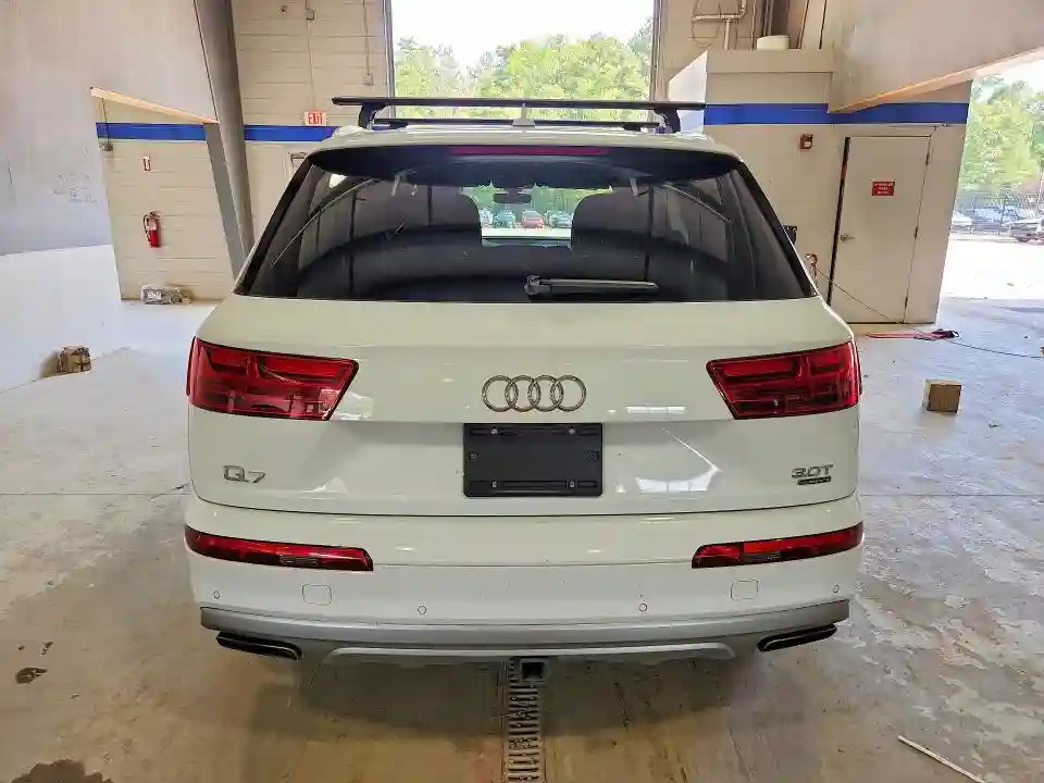 WA1LAAF76JD038308 2018 AUDI Q7-5