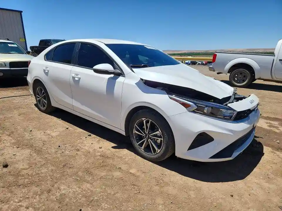 3KPF24AD6RE765439 2024 KIA FORTE-3