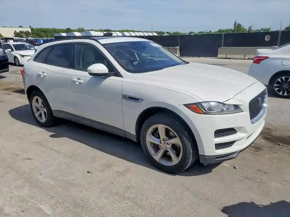 SADCJ2BV4HA067080 2017 JAGUAR F-PACE-3