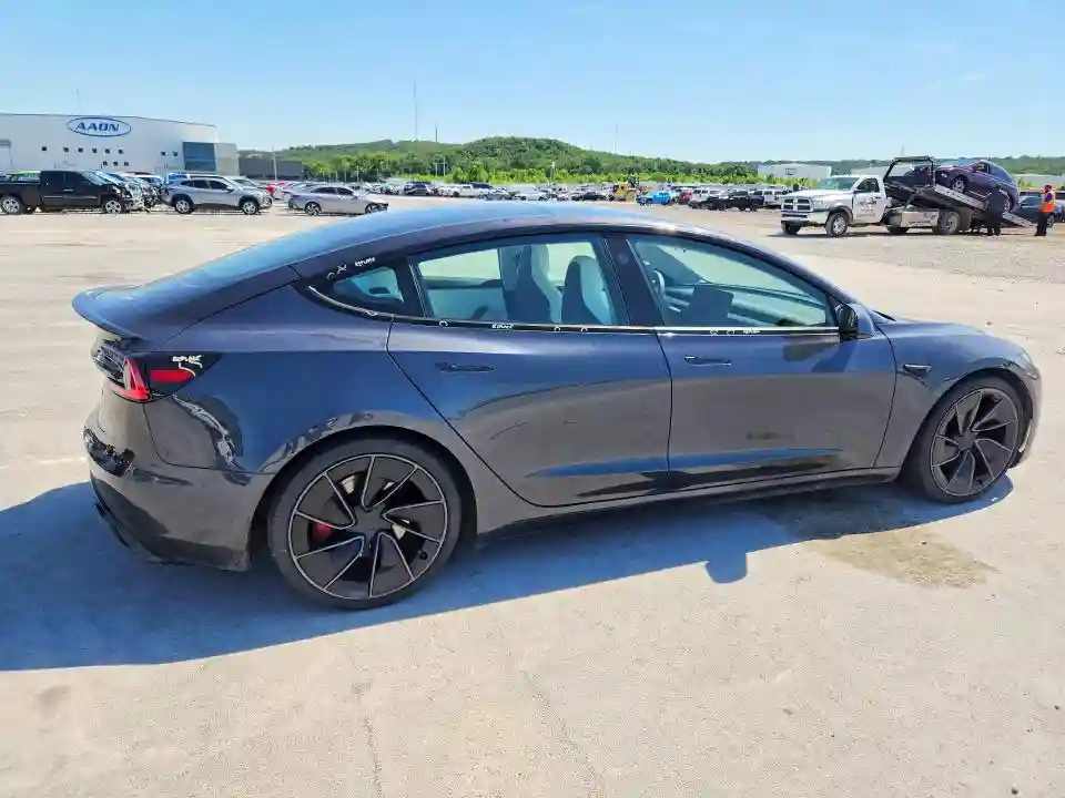 5YJ3E1ET5SF983365 2025 TESLA MODEL 3-2