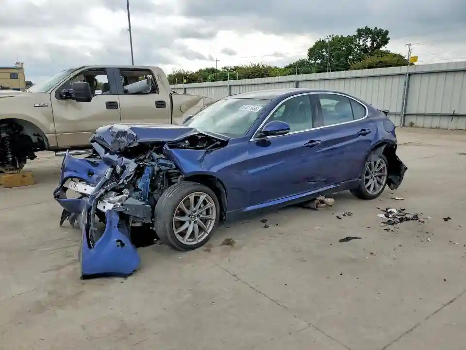 ZARFAEEN9H7552730 2017 ALFA ROMEO GIULIA-0