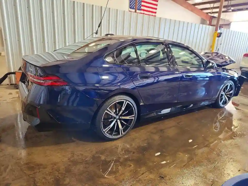 WBA63FJ09VCX85611 2027 BMW 5 SERIES-2