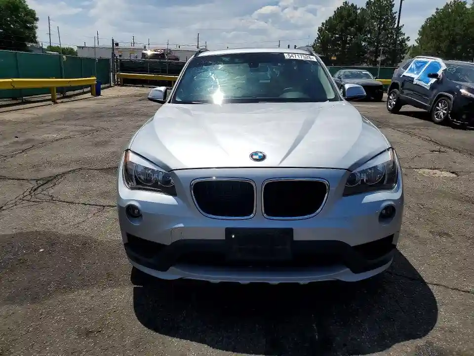WBAVM1C5XFV497798 2015 BMW X1-4