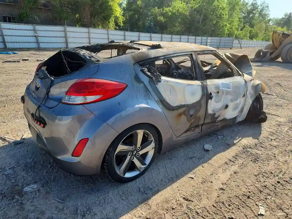 KMHTC6AD4GU303242 2016 HYUNDAI VELOSTER-2
