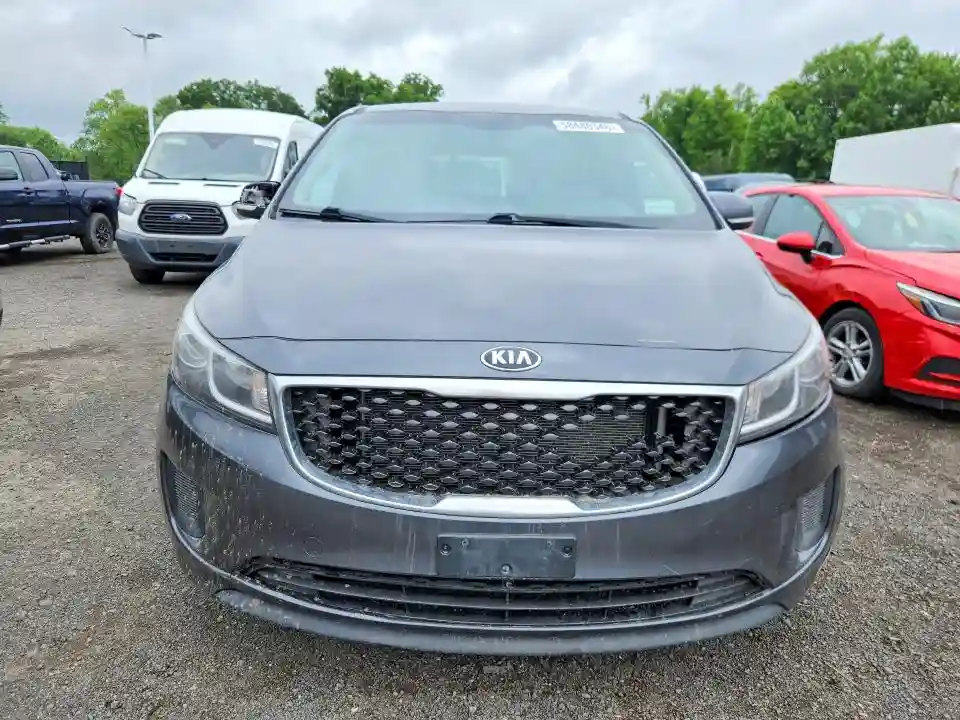 KNDMB5C19J6395775 2018 KIA SEDONA-4