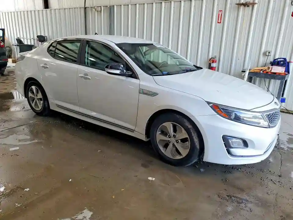 KNAGM4AD1G5092547 2016 KIA OPTIMA-3