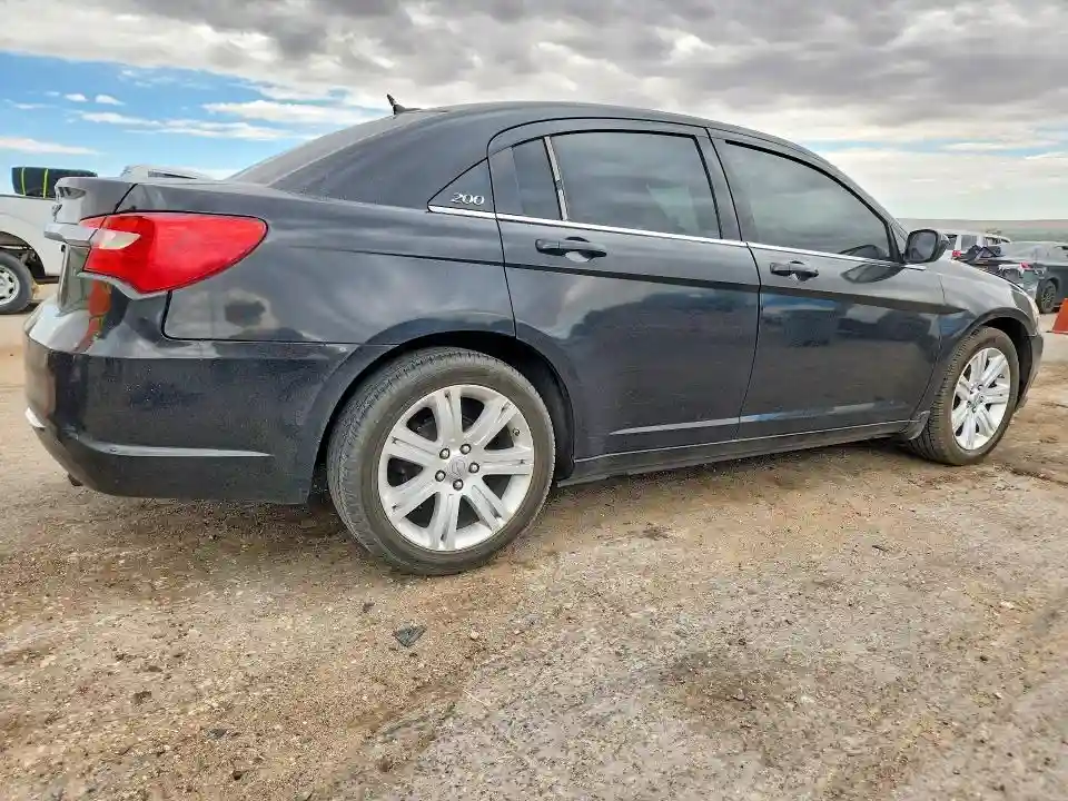 1C3CCBBB4DN592904 2013 CHRYSLER 200-2