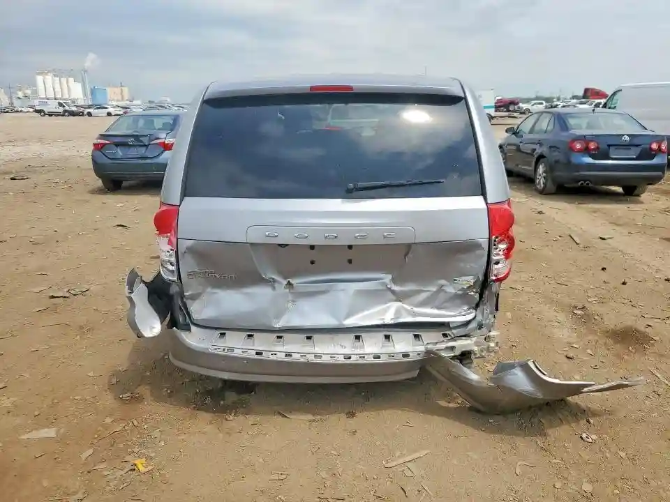 2C4RDGBG7JR209824 2018 DODGE CARAVAN-5