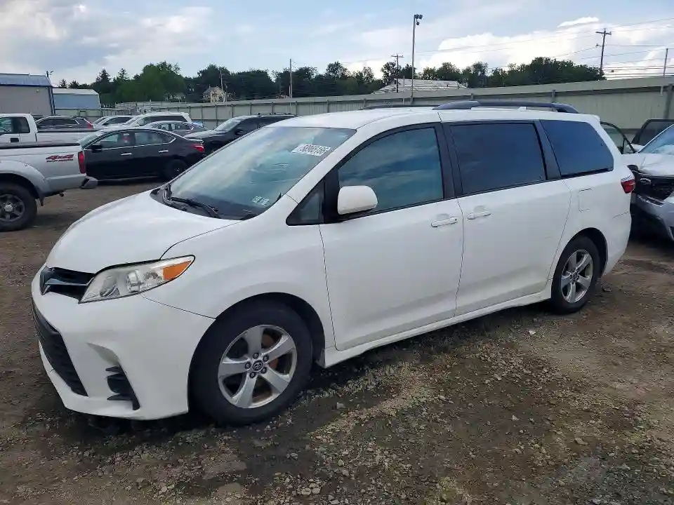 5TDKZ3DC4JS905246 2018 TOYOTA SIENNA-0