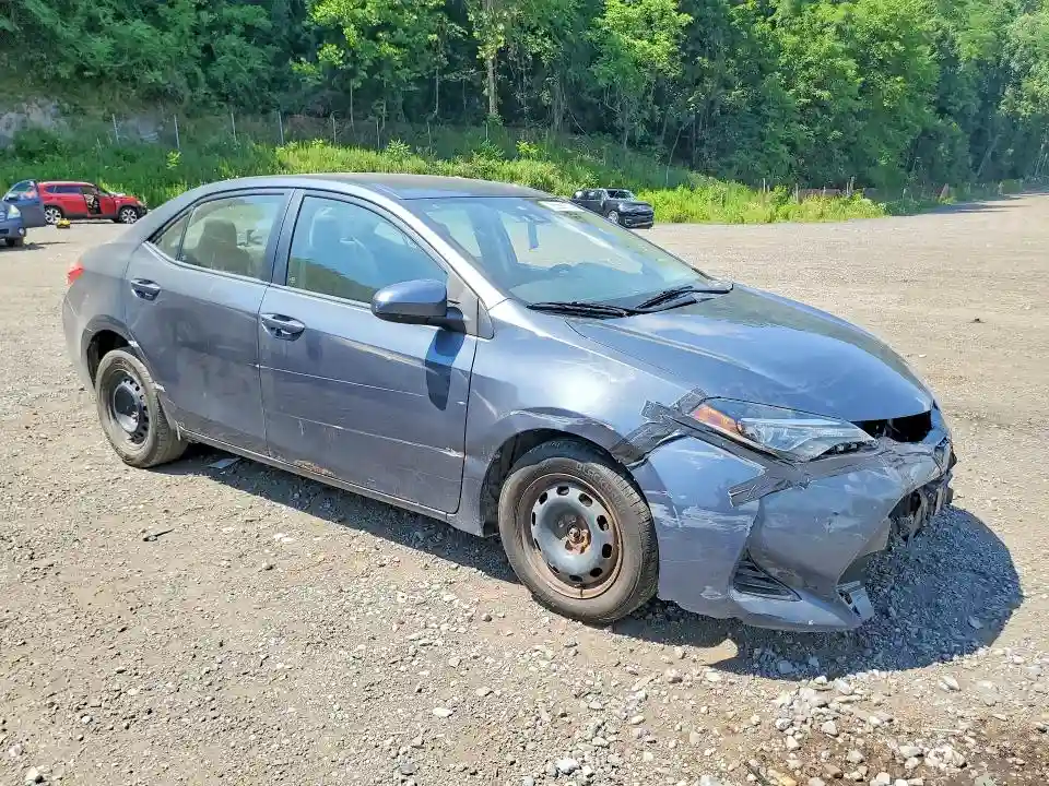 2T1BURHE0JC963814 2018 TOYOTA COROLLA-3