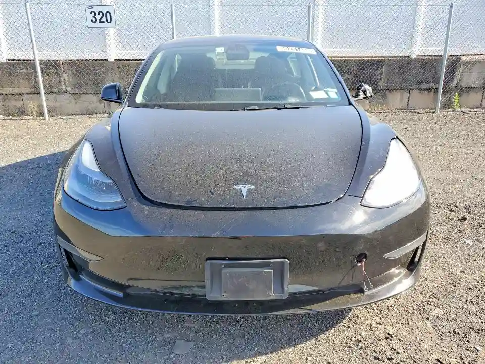 5YJ3E1EA1PF451729 2023 TESLA MODEL 3-4