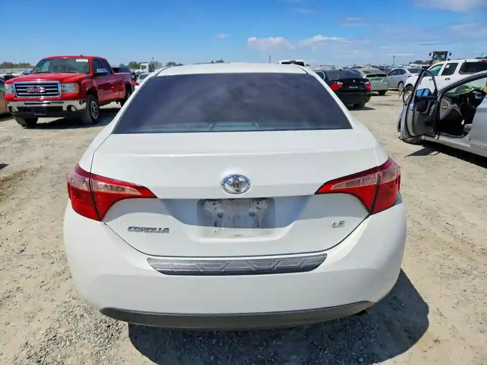 5YFBURHE2JP769172 2018 TOYOTA COROLLA-5