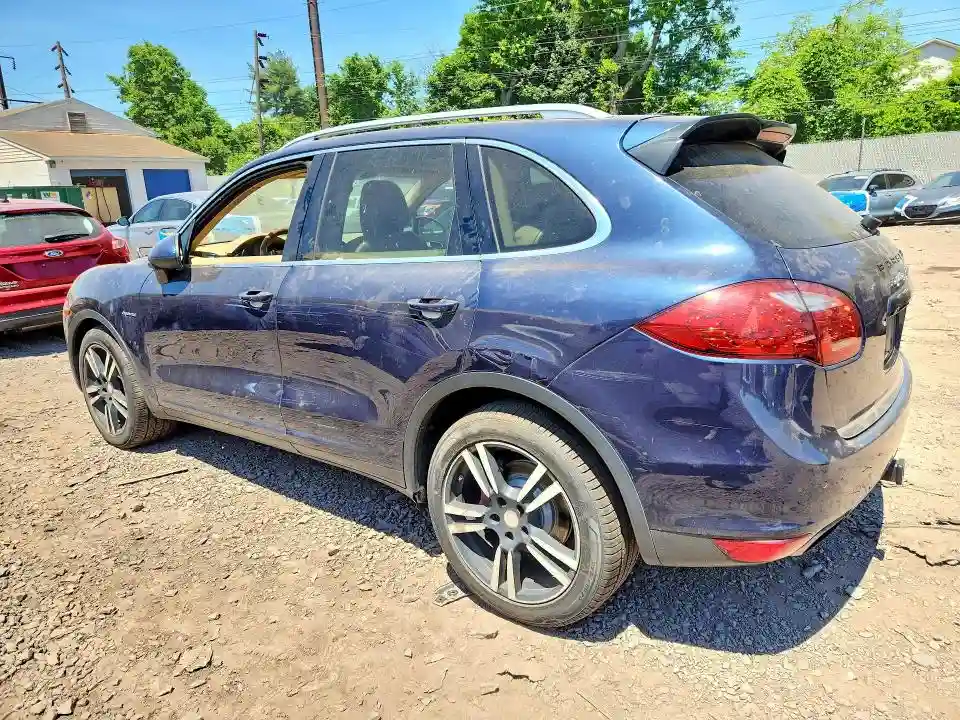 WP1AE2A25CLA90975 2012 PORSCHE CAYENNE-1