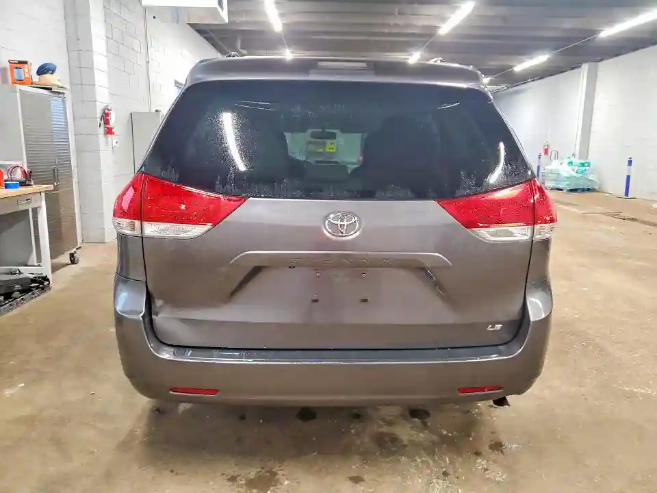 5TDKK3DC3DS389762 2013 TOYOTA SIENNA-5