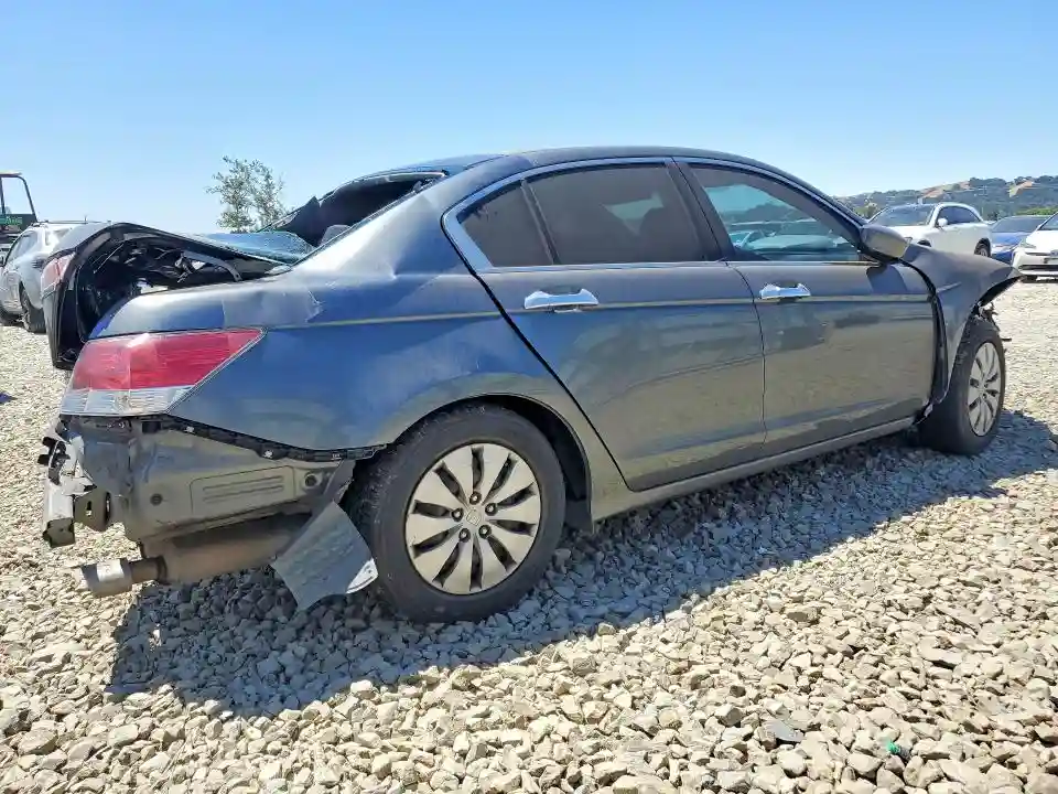 1HGCP2F31BA130776 2011 HONDA ACCORD-2