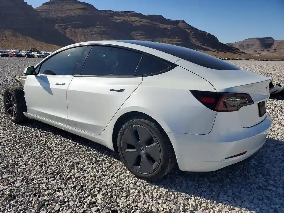 5YJ3E1EA7PF590070 2023 TESLA MODEL 3-1