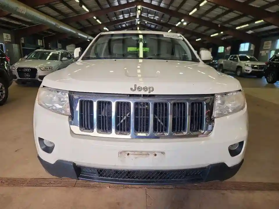 1J4RR4GG0BC525711 2011 JEEP GRAND CHEROKEE-4