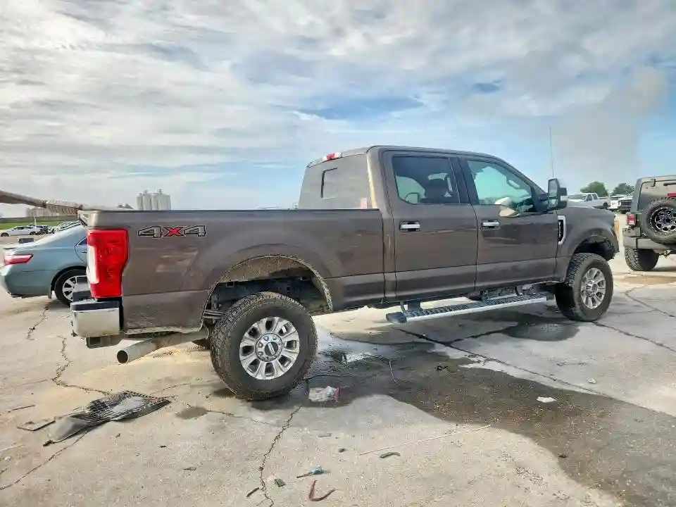 1FT7W2B69HEF37054 2017 FORD F250-2