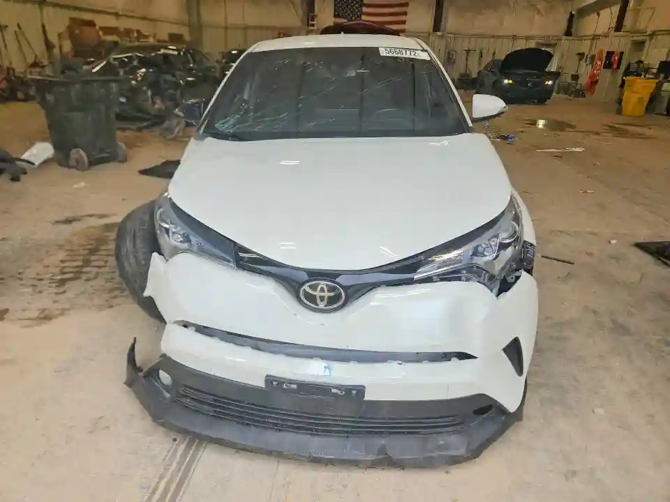 NMTKHMBX0JR013184 2018 TOYOTA C-HR-4