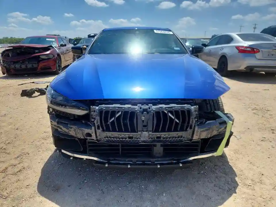 WBA83AP03NCJ02319 2022 BMW M4-4