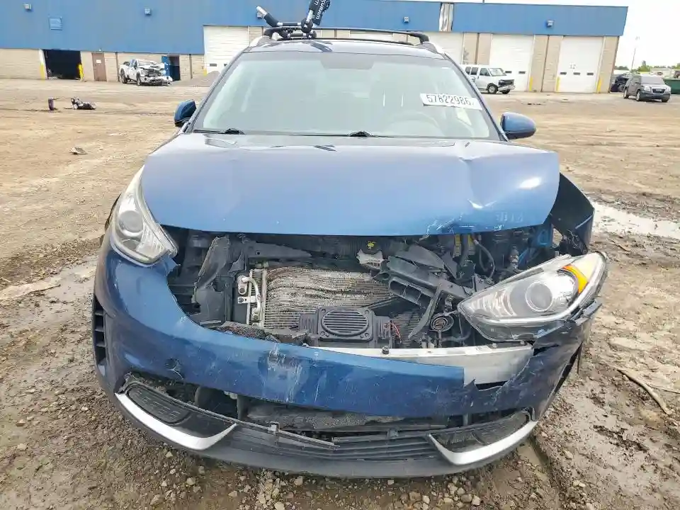 KNDCB3LC5J5124025 2018 KIA NIRO-4
