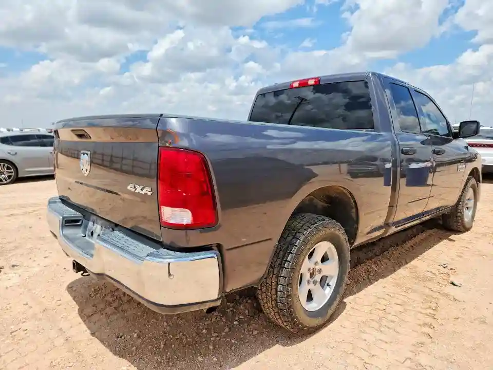 1C6RR7FT5JS316501 2018 RAM 1500-2