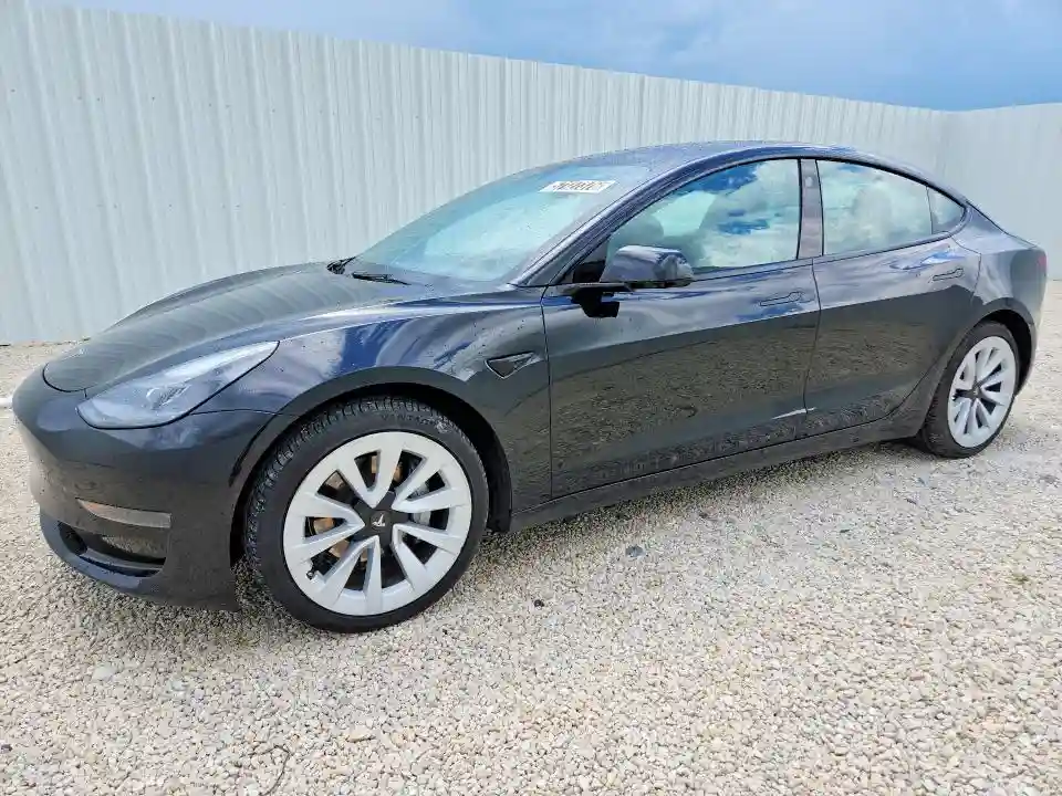 5YJ3E1EA3NF369305 2022 TESLA MODEL 3-0